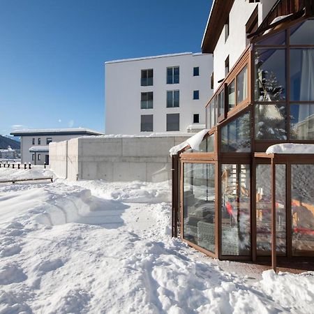 Agrimonia - 5,5-Zi Duplex Wohnung Bis 9 Personen Mit Eigenem Garten 다보스 외부 사진
