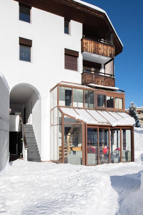 Agrimonia - 5,5-Zi Duplex Wohnung Bis 9 Personen Mit Eigenem Garten 다보스 외부 사진