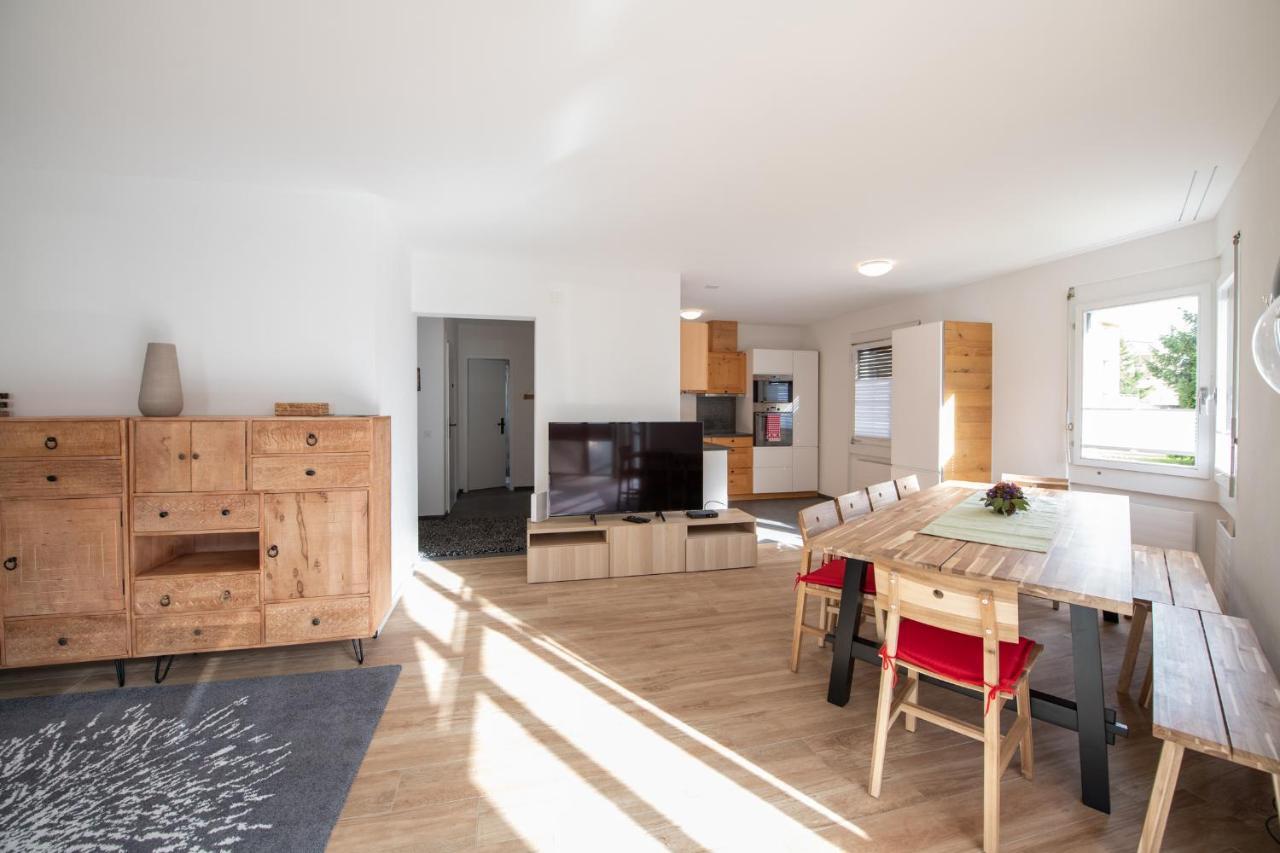 Agrimonia - 5,5-Zi Duplex Wohnung Bis 9 Personen Mit Eigenem Garten 다보스 외부 사진