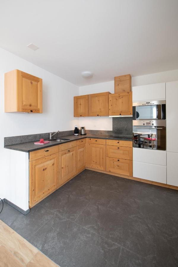 Agrimonia - 5,5-Zi Duplex Wohnung Bis 9 Personen Mit Eigenem Garten 다보스 외부 사진