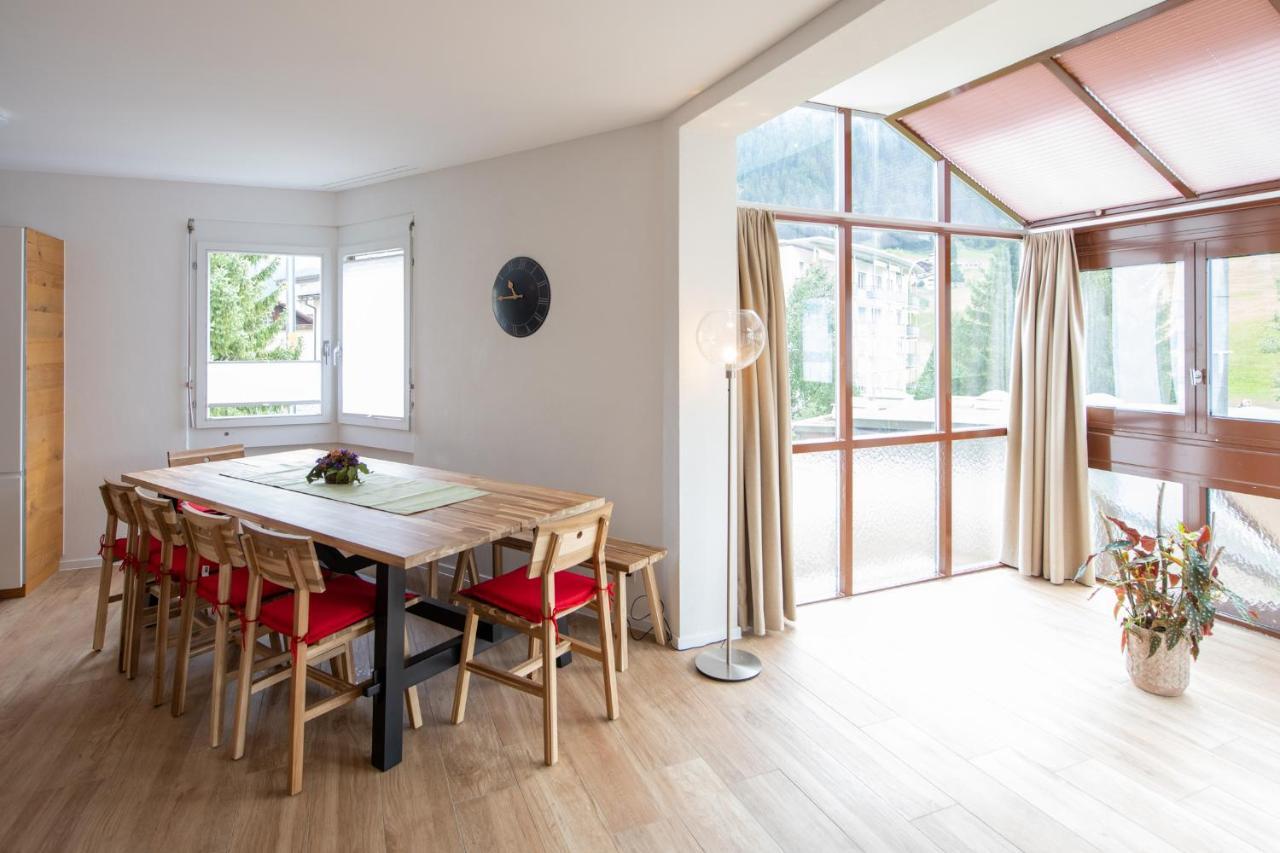 Agrimonia - 5,5-Zi Duplex Wohnung Bis 9 Personen Mit Eigenem Garten 다보스 외부 사진