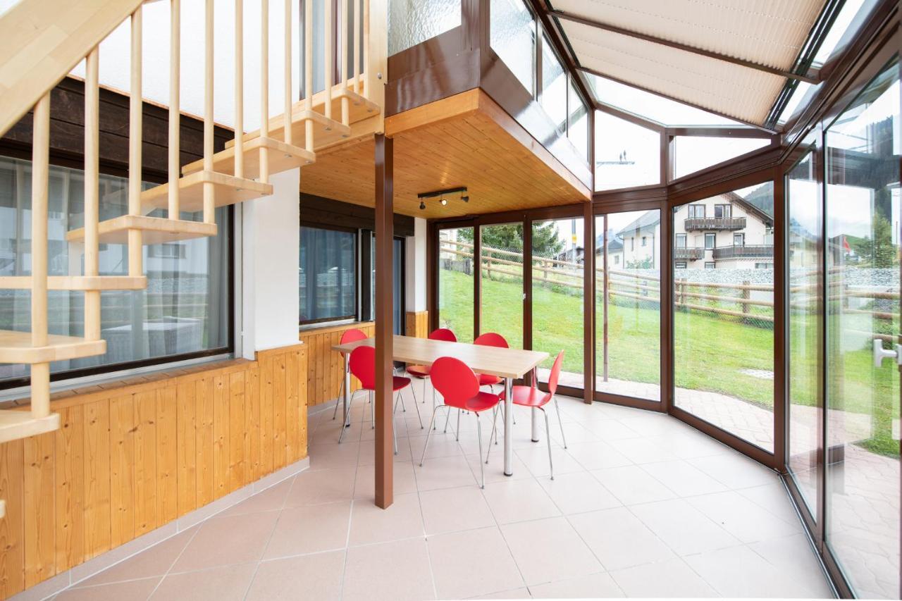 Agrimonia - 5,5-Zi Duplex Wohnung Bis 9 Personen Mit Eigenem Garten 다보스 외부 사진